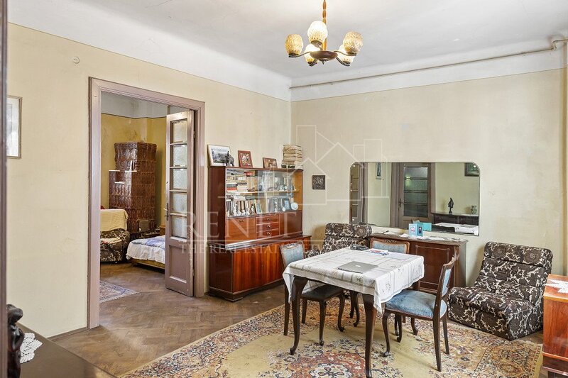 Matei Voievod, casa si teren 300 mp, singur curte.