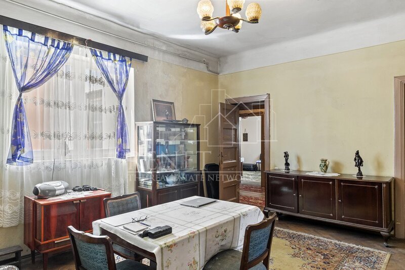 Matei Voievod, casa si teren 300 mp, singur curte.