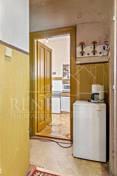 Matei Voievod, casa si teren 300 mp, singur curte.