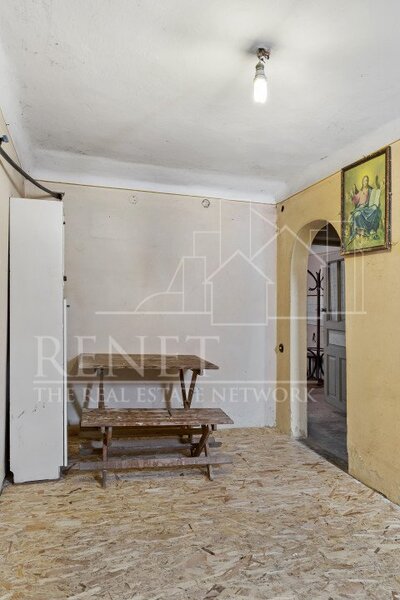 Matei Voievod, casa si teren 300 mp, singur curte.